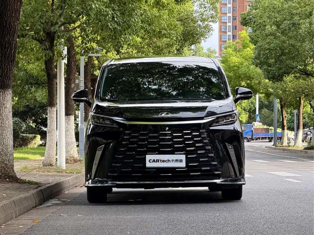 Lexus LM 2024
