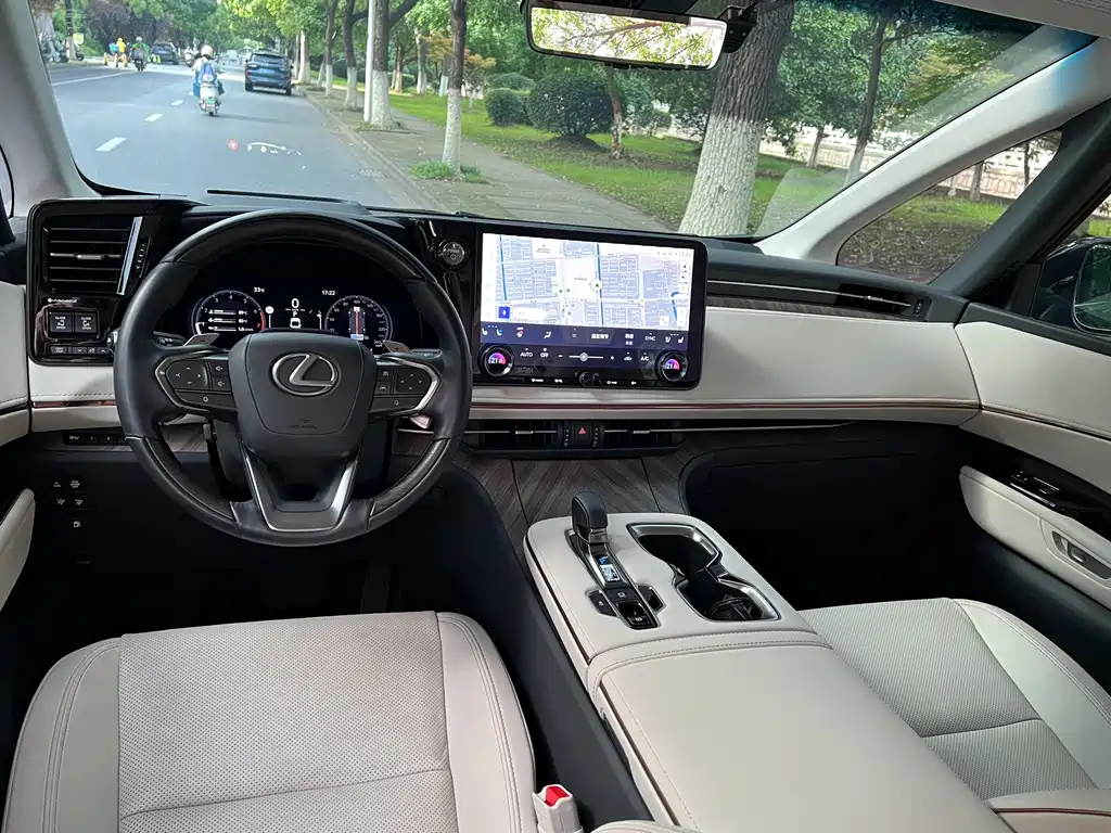 Lexus LM 2024 — фото 17