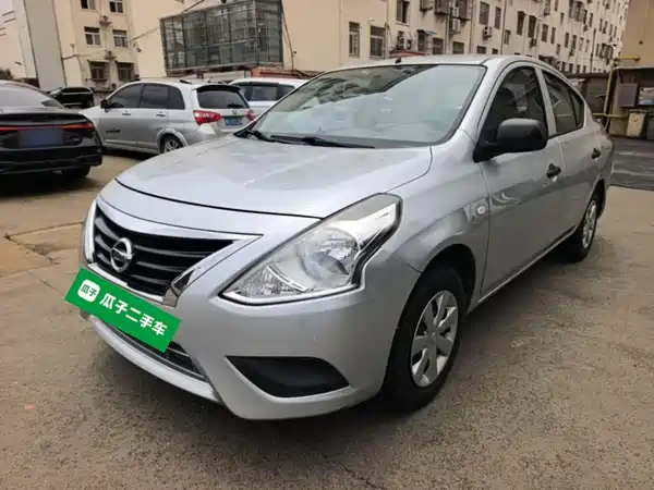Nissan Sunny 2015
