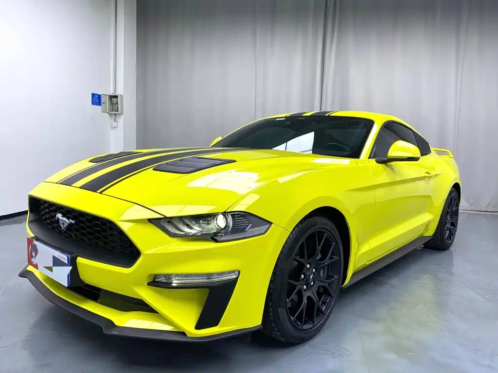 Ford Mustang 2022 — фото 1