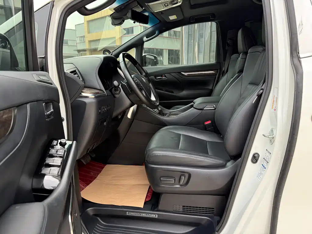 Toyota Vellfire 2023 — фото 8