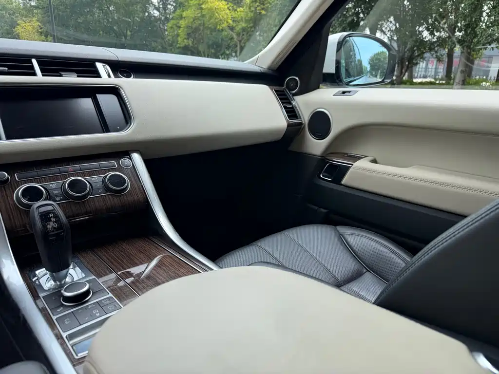 Land Rover Range Rover Sport 2015 — фото 15