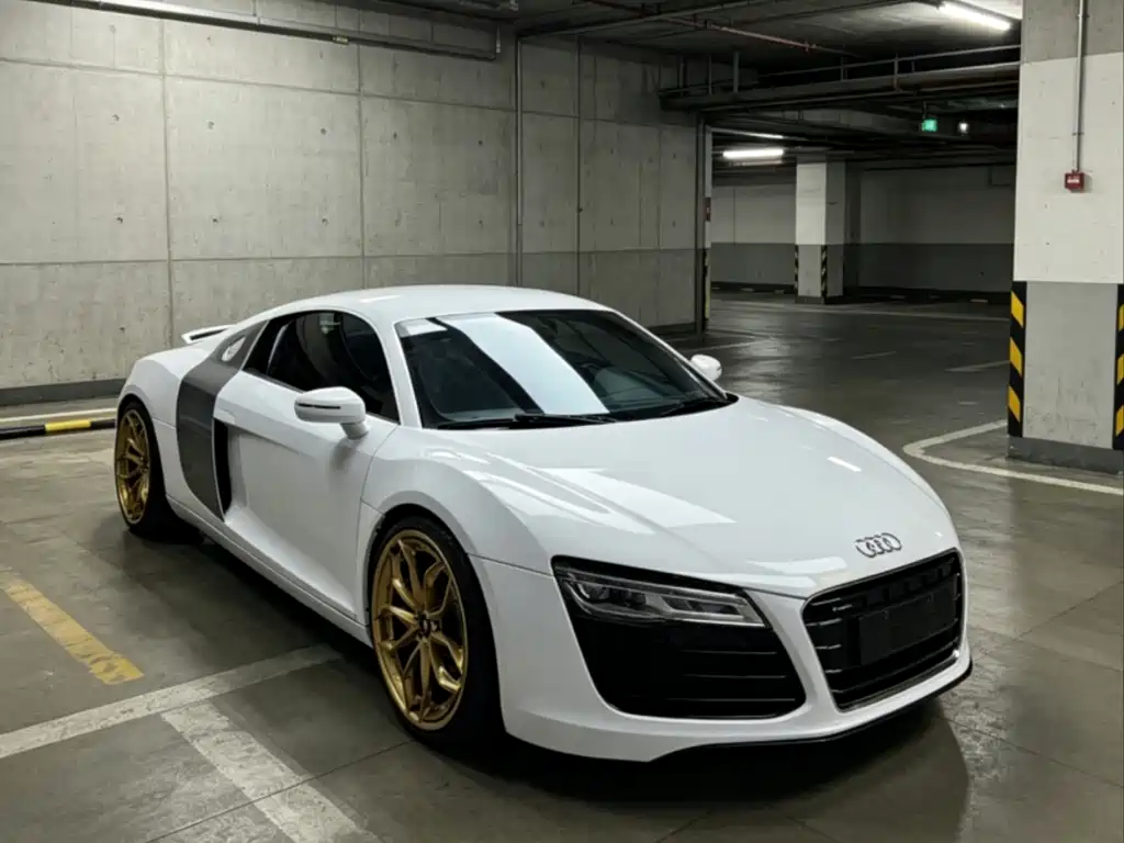 Audi R8 2015 — фото 1