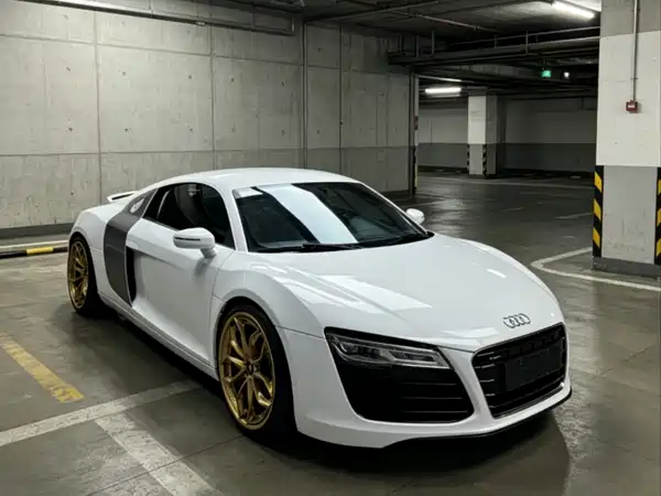 Audi R8 2015