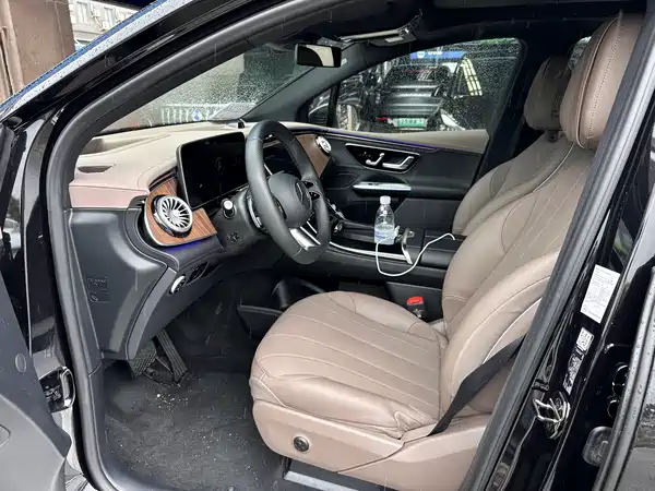 Mercedes-Benz EQE SUV 2025