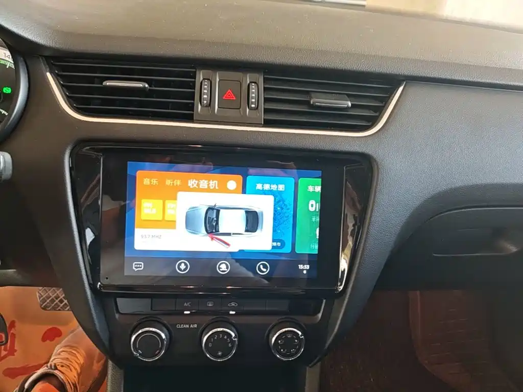 Skoda Octavia 2019 — фото 9