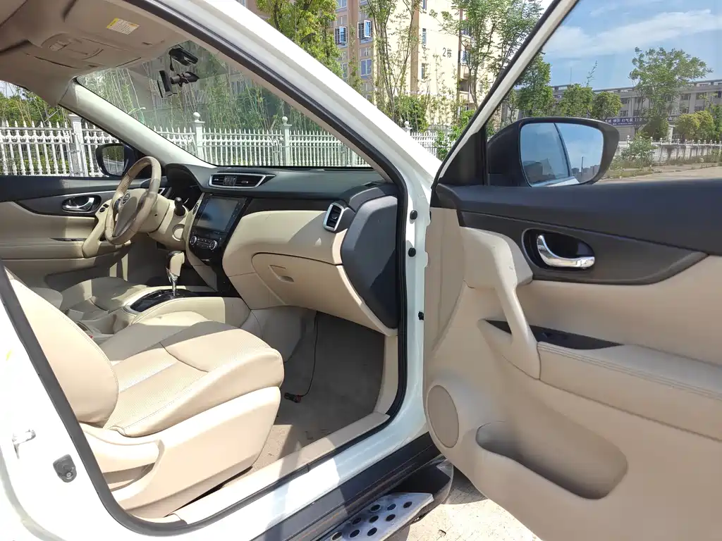 Nissan X-Trail 2015 — фото 11