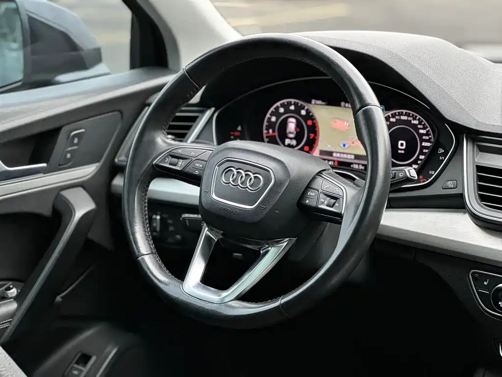 Audi Q5L 2019 — фото 14