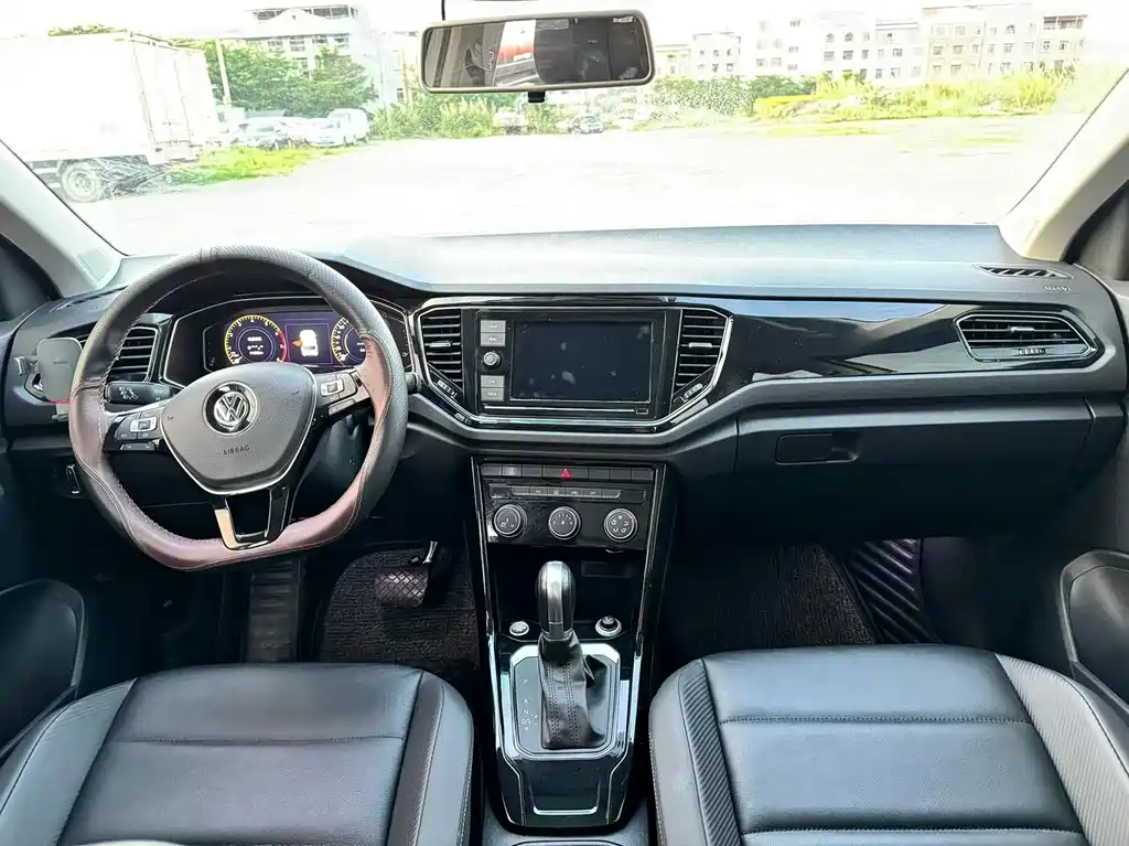 Volkswagen T-Roc 2020 — фото 6