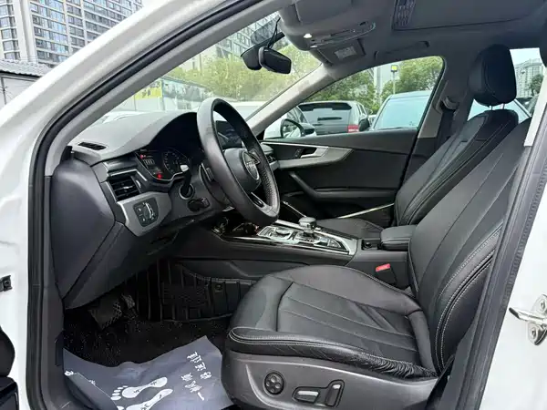 Audi A4L 2018