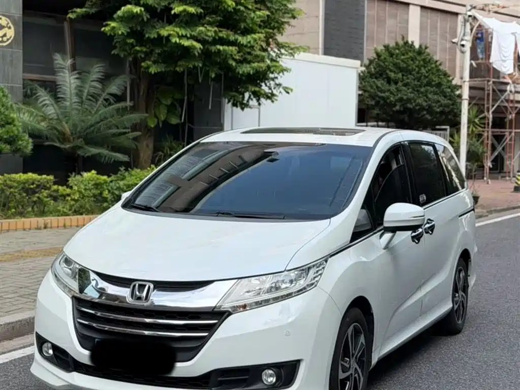 Honda Odyssey 2015 — фото 1