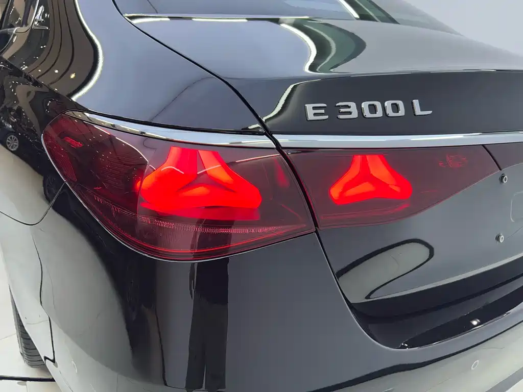 Mercedes-Benz E-Class 2025