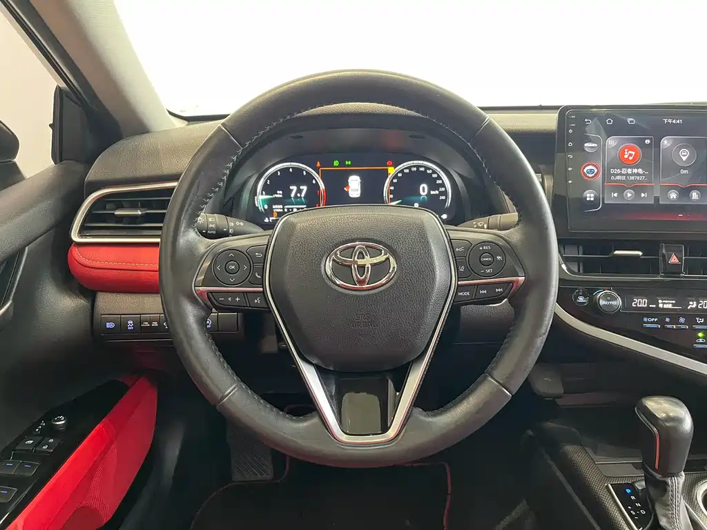 Toyota Camry 2023 — фото 15
