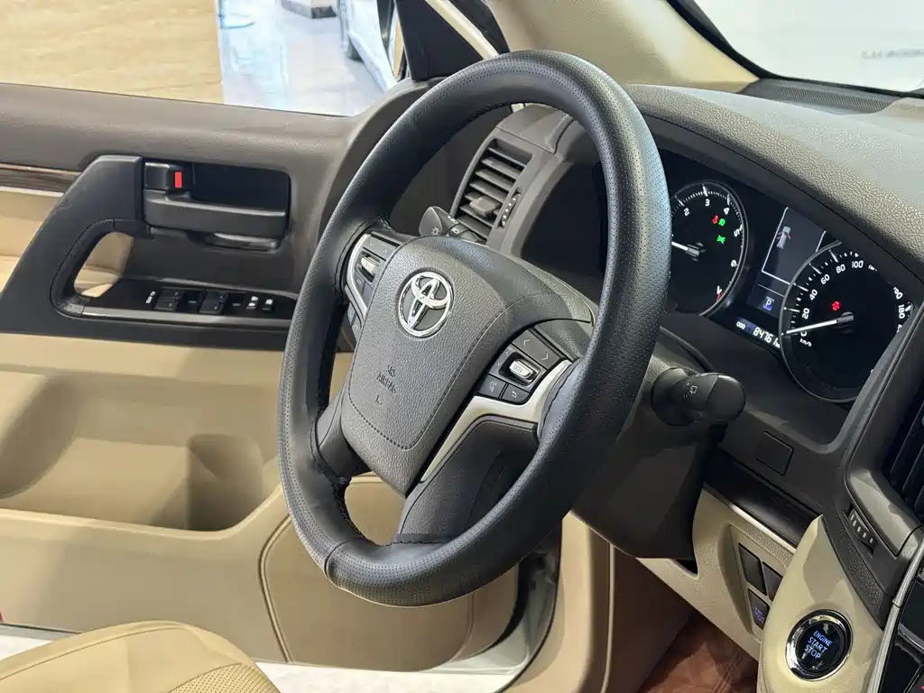 Toyota Land Cruiser 2020 — фото 14