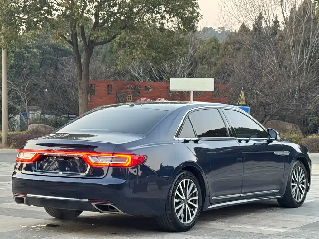 Lincoln Continental 2018 — фото 14