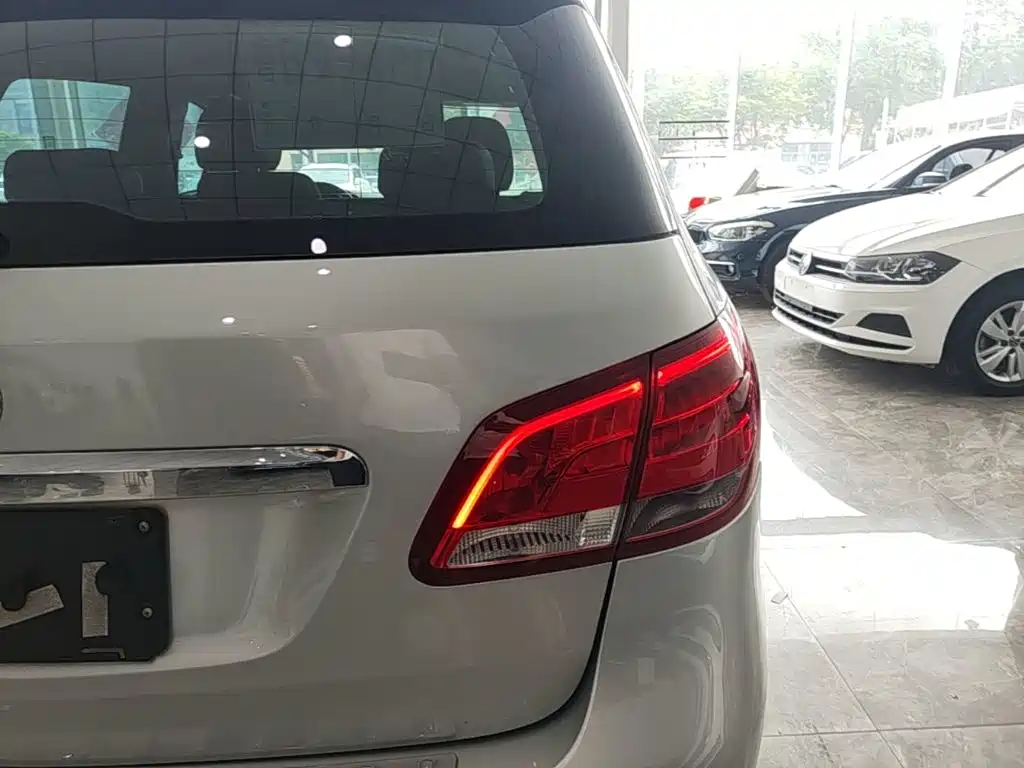 Mercedes-Benz B-Class 2015 — фото 24