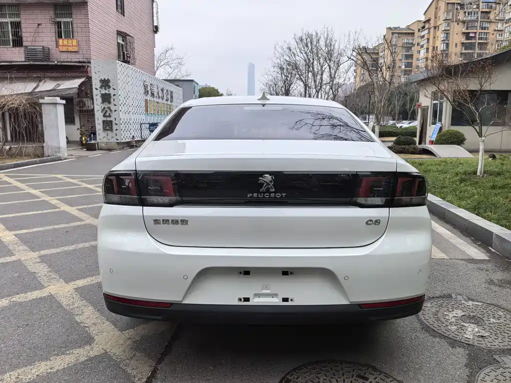 Peugeot 308 2018 — фото 15