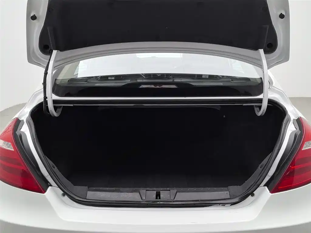Geely Emgrand 2016 — фото 16