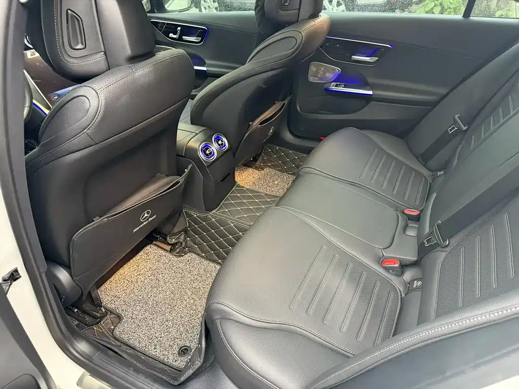 Mercedes-Benz C-Class 2023 — фото 8