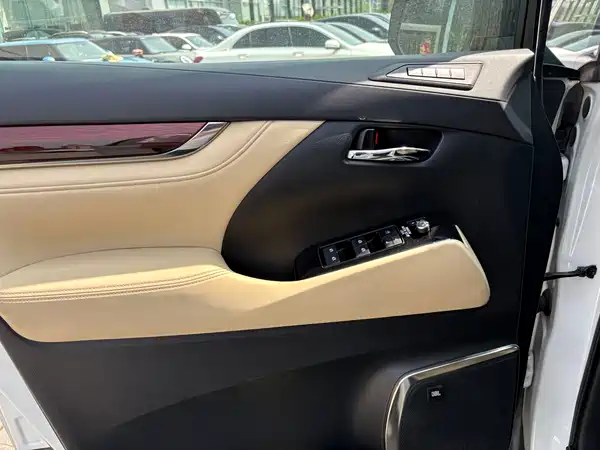 Toyota Alphard 2015