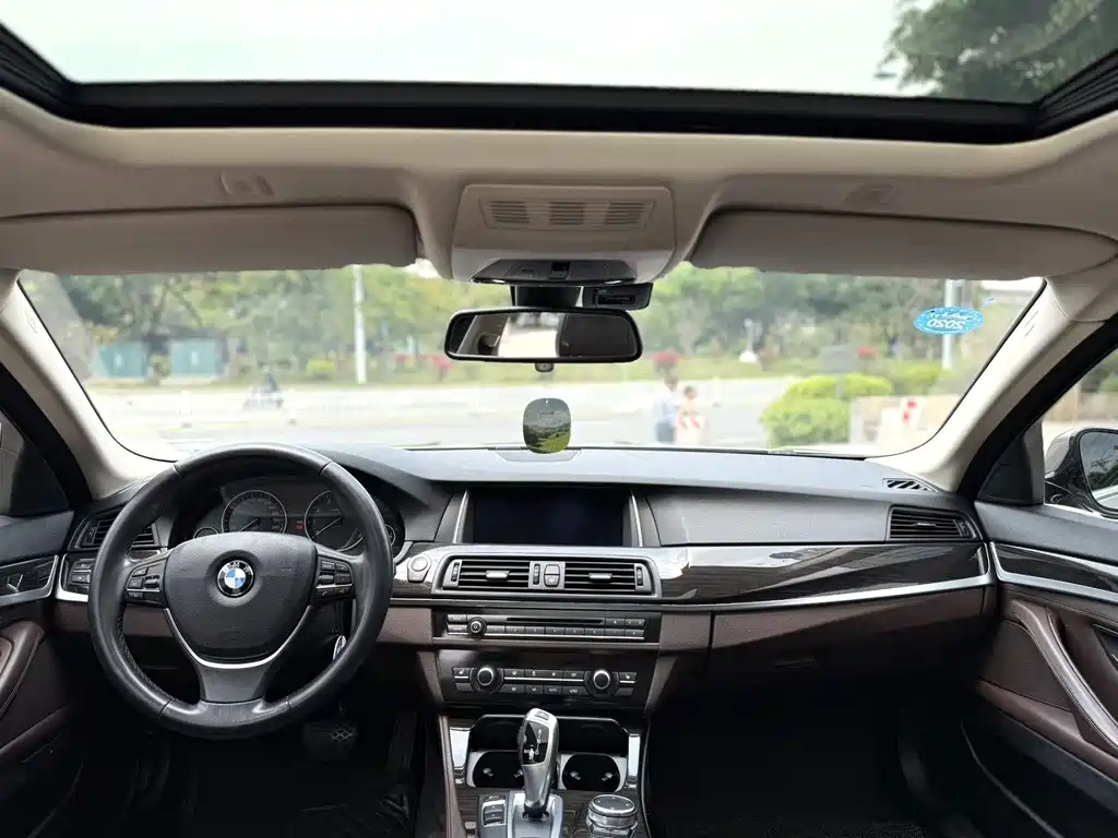 BMW 5 Series 2015 — фото 5