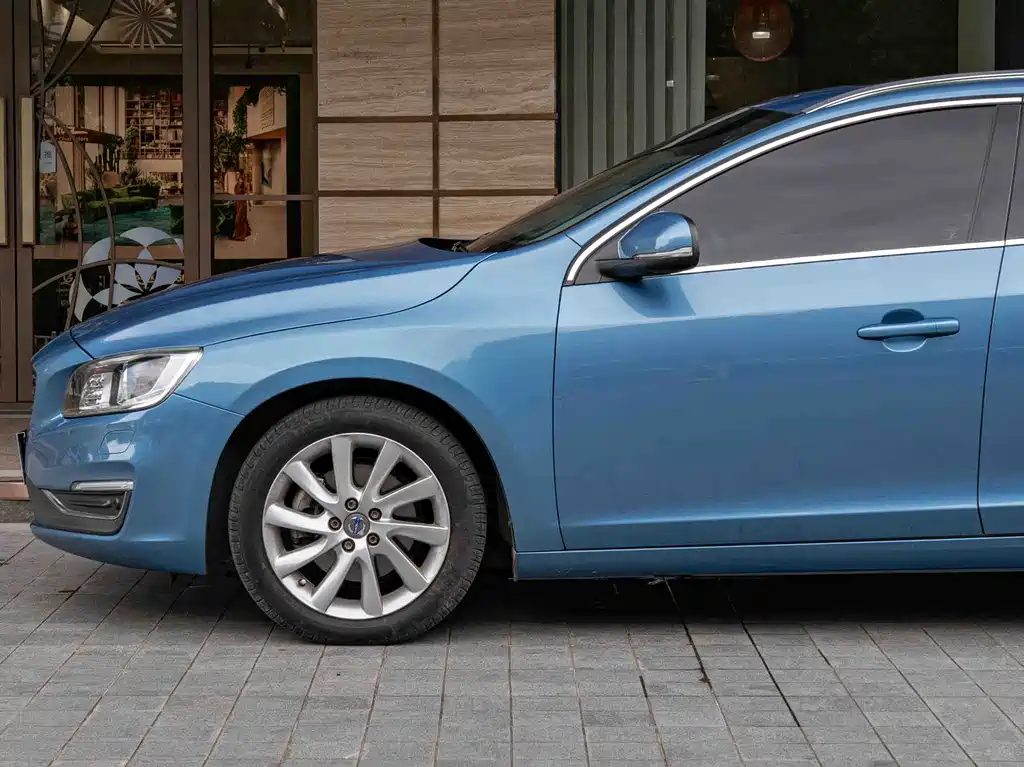 Volvo V60 2016 — фото 4