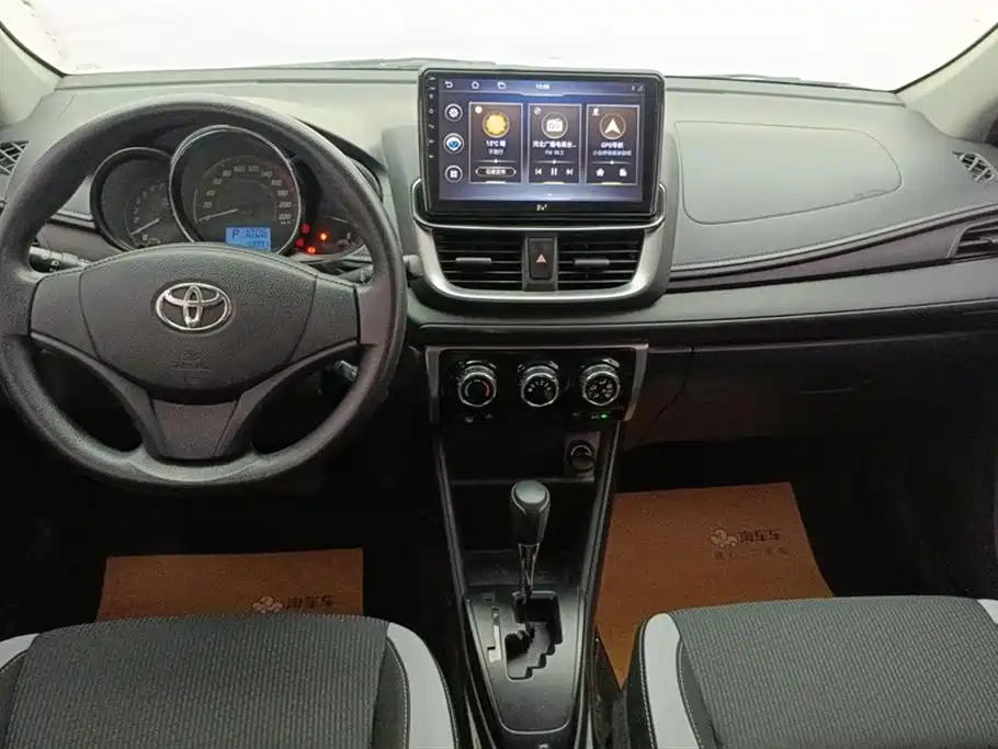 Toyota Yaris L 2020 — фото 12