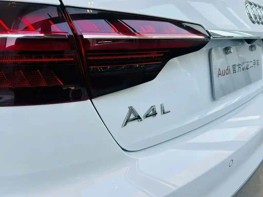 Audi A4L 2024 — фото 9