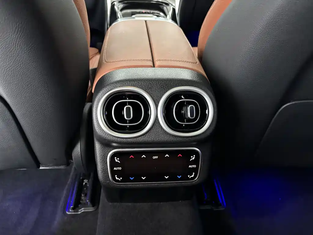 Mercedes-Benz GLC 2023 — фото 19