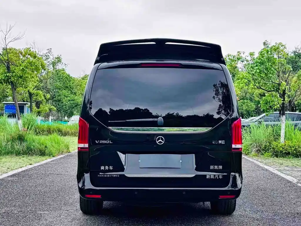 Mercedes-Benz V-Class 2018 — фото 7