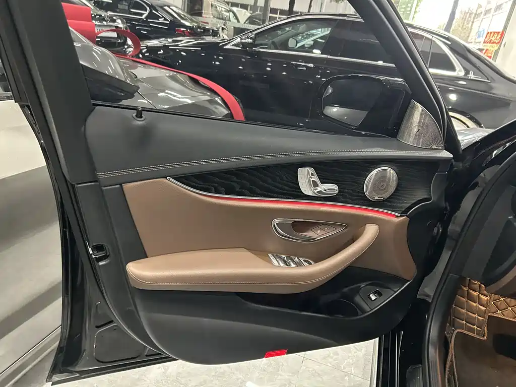 Mercedes-Benz E-Class 2023 — фото 7