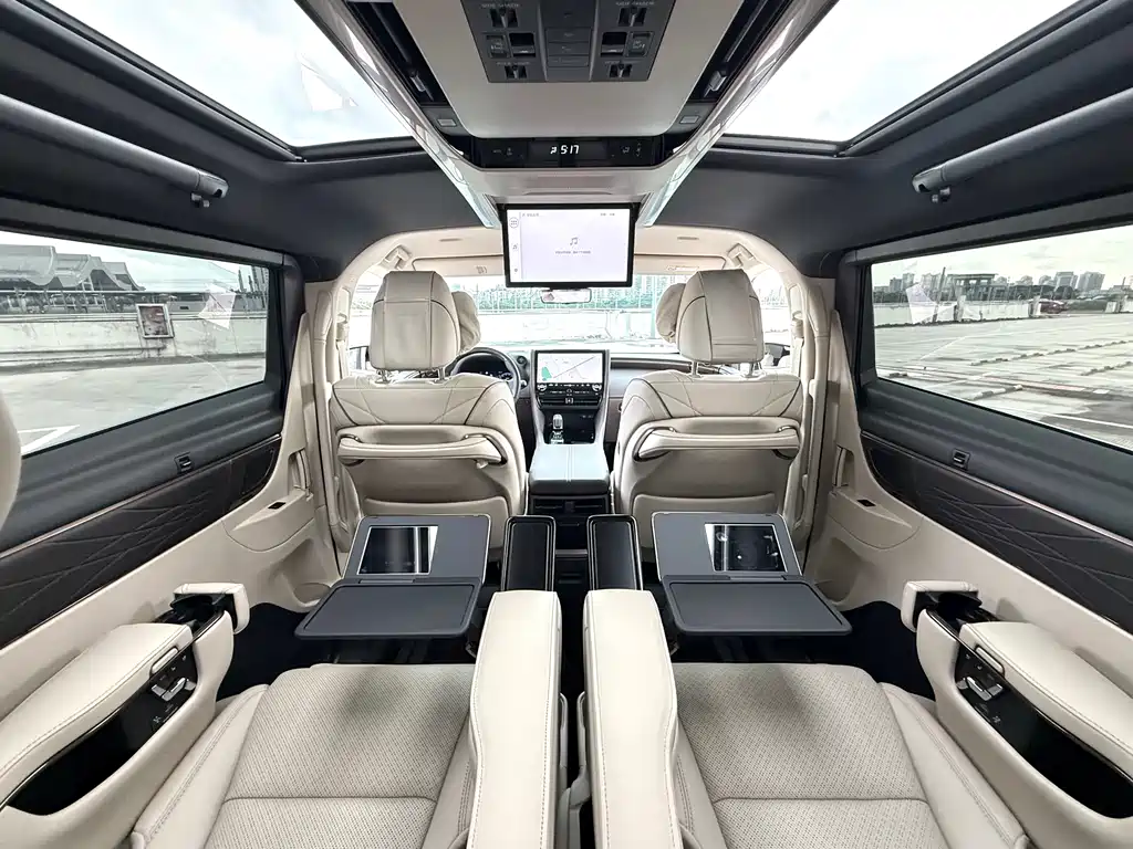 Toyota Alphard 2025 — фото 10