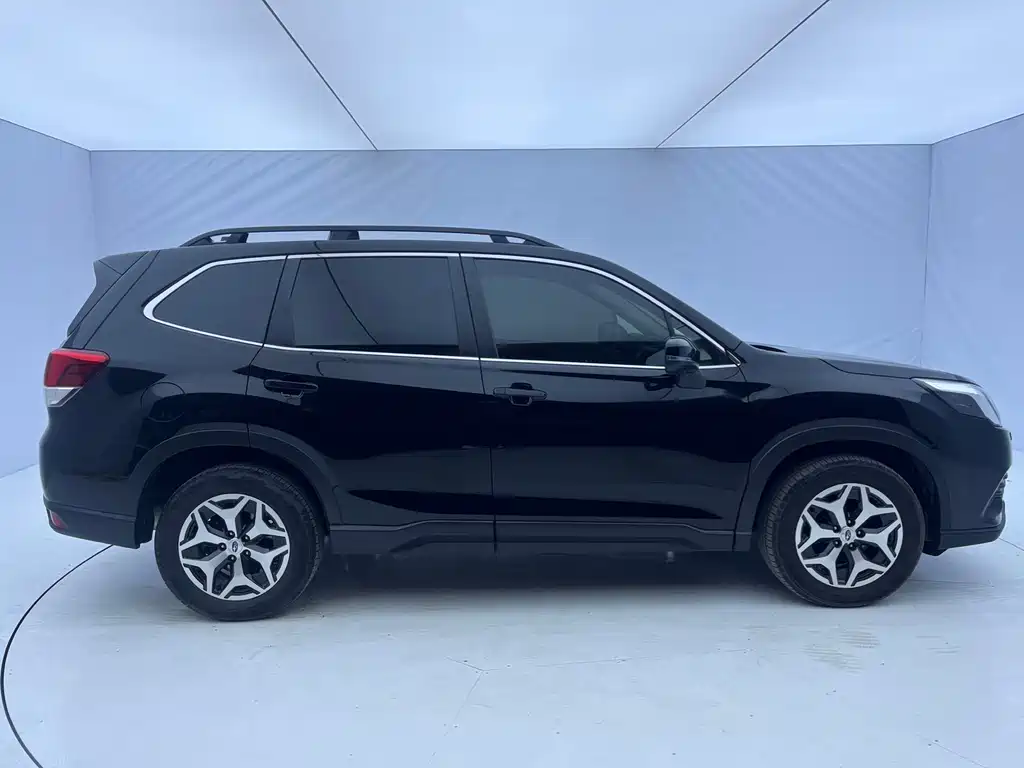 Subaru Forester 2021 — фото 8