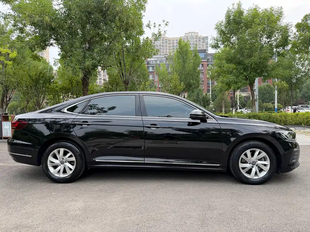 Volkswagen Passat 2024