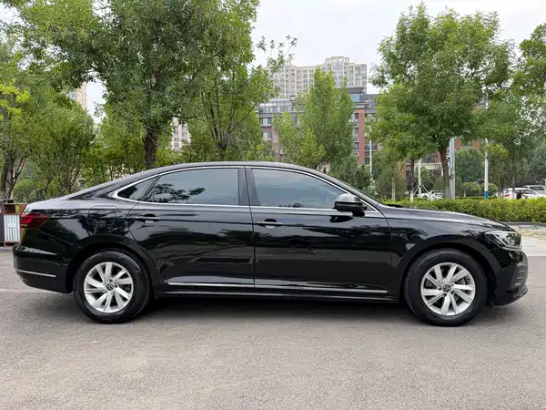 Volkswagen Passat 2024