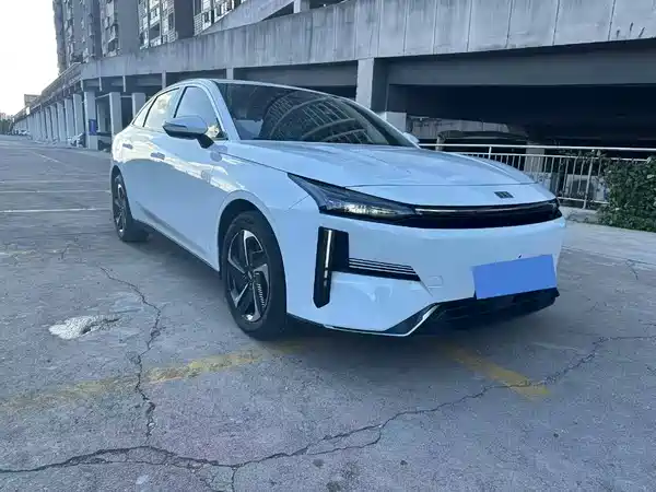 Geely Galaxy L6 2024