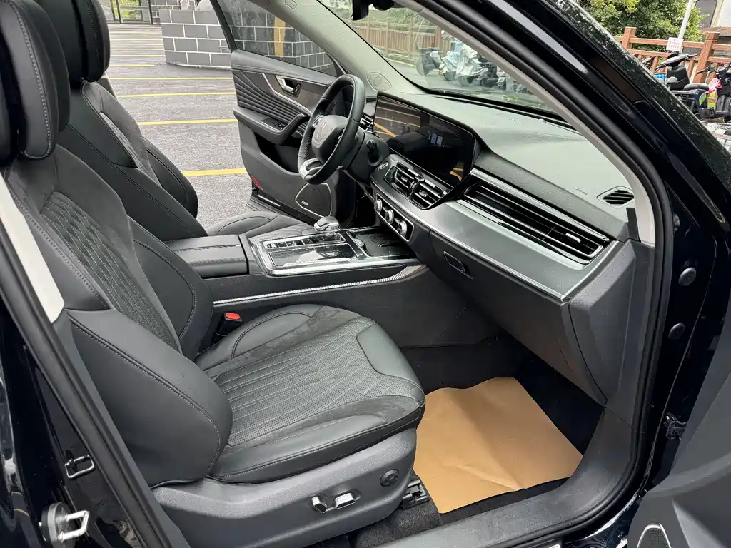 Hongqi HS5 2024