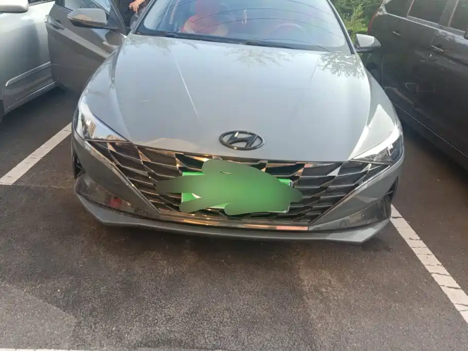 Hyundai Elantra 2022