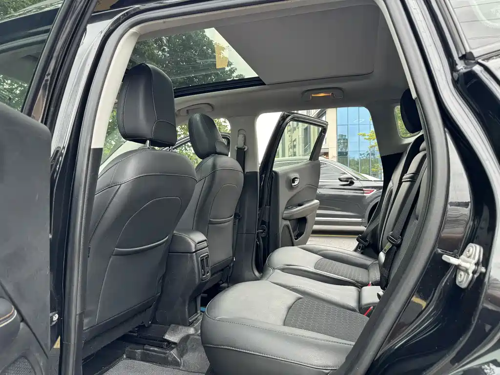 Jeep Compass 2020 — фото 7