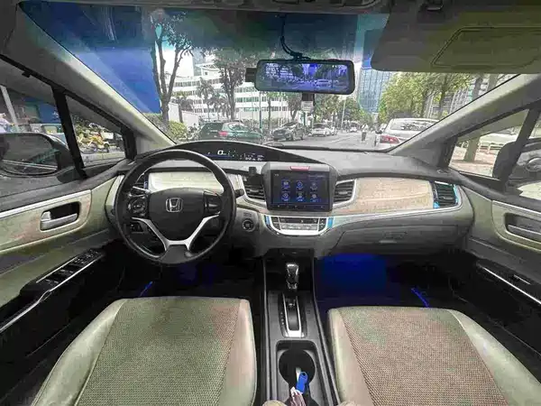 Honda Jade 2016