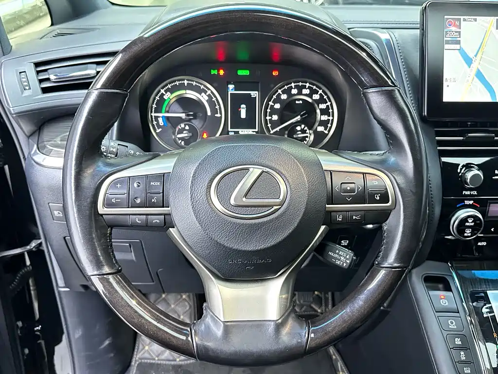 Lexus LM 2021 — фото 10