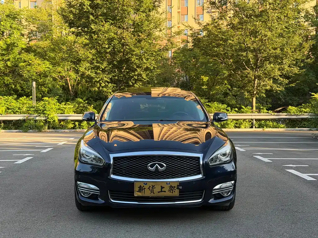 Infiniti Q70 2016 — фото 2