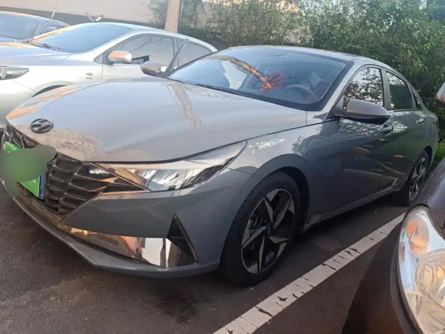 Hyundai Elantra 2022