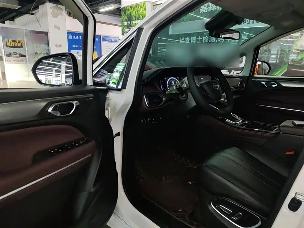 GAC Motor Trumpchi M6 2023 — фото 16