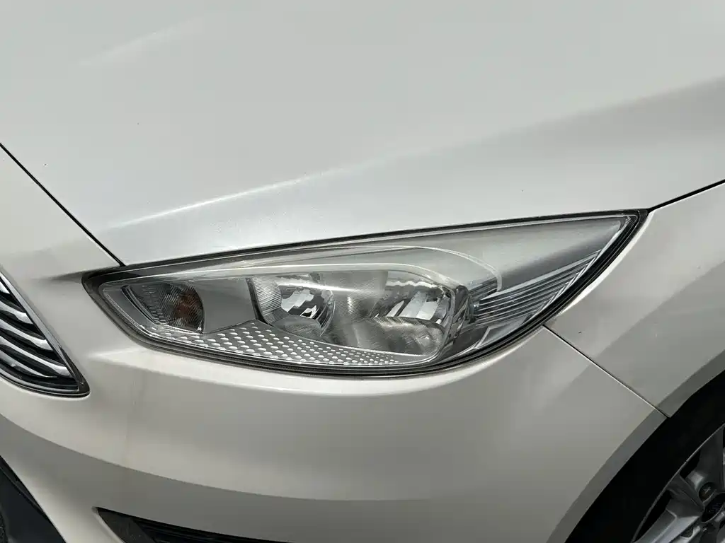 Ford Focus 2017 — фото 15