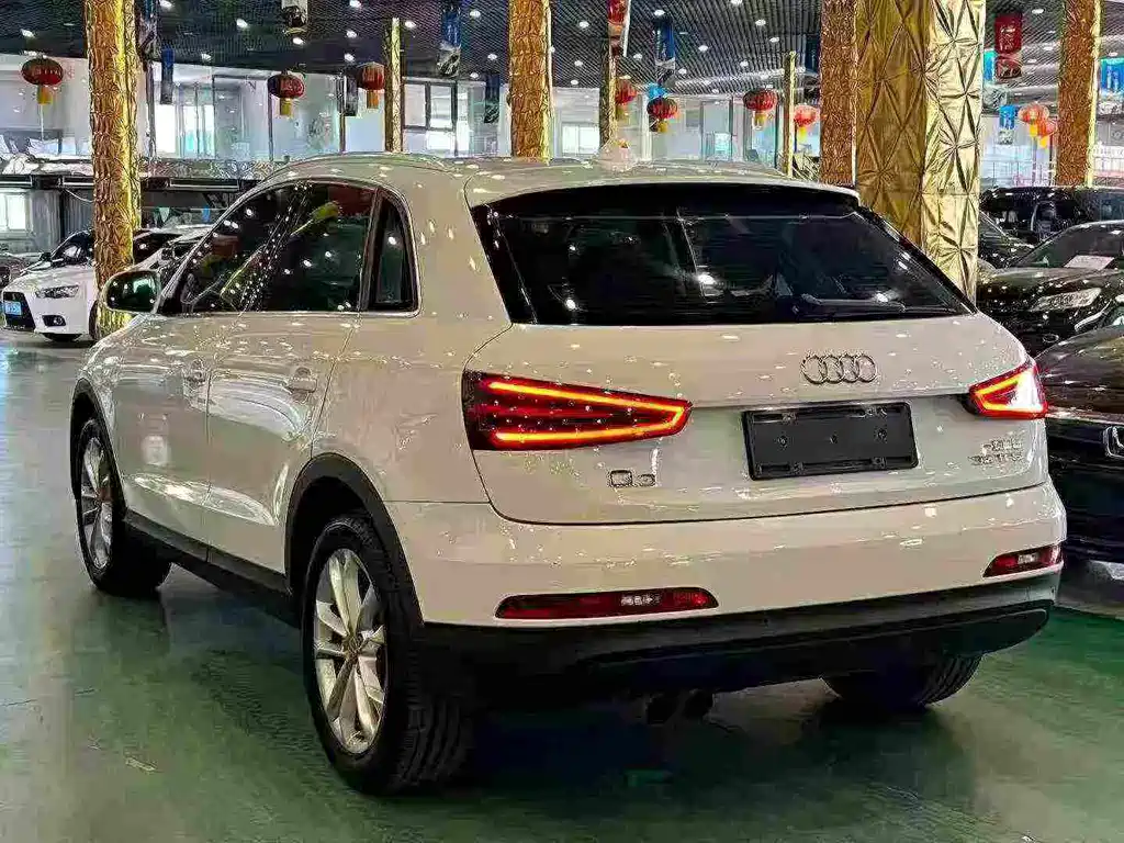Audi Q3 2015 — фото 9