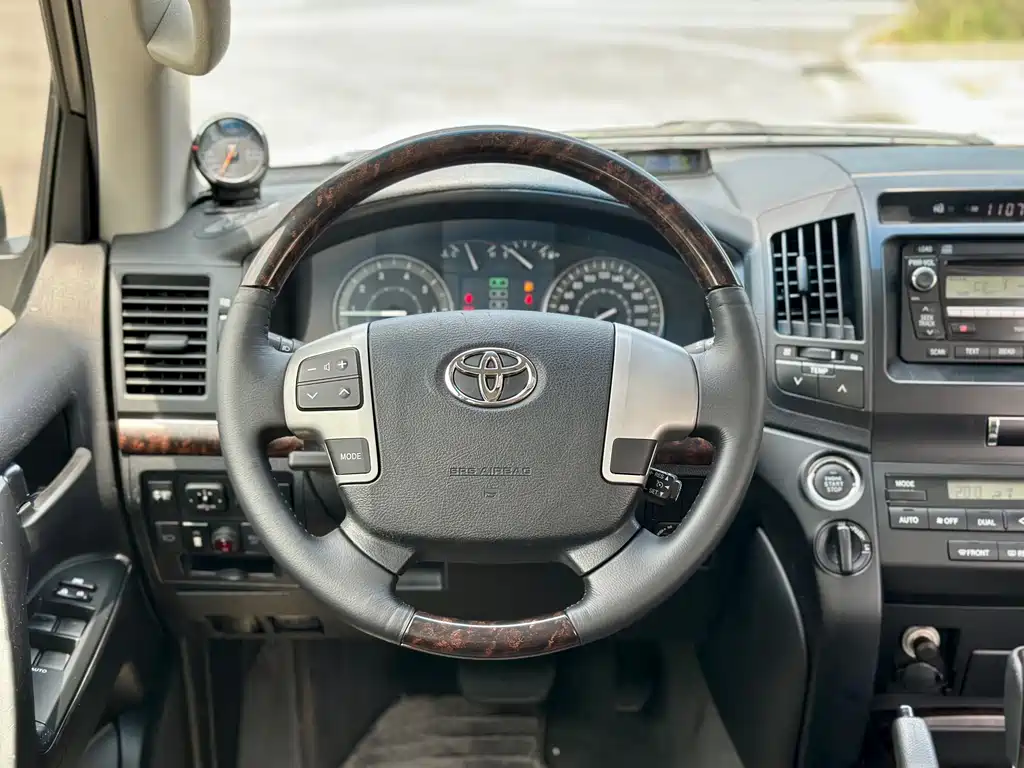 Toyota Land Cruiser 2015 — фото 15