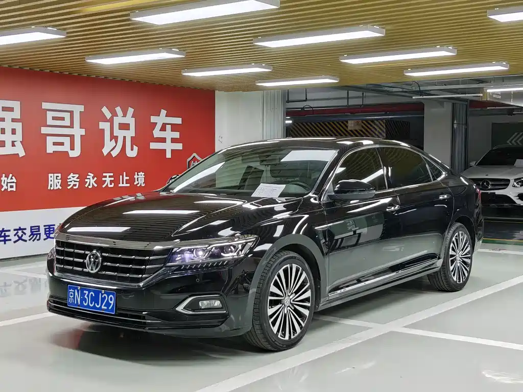 Volkswagen Passat 2019 — фото 1