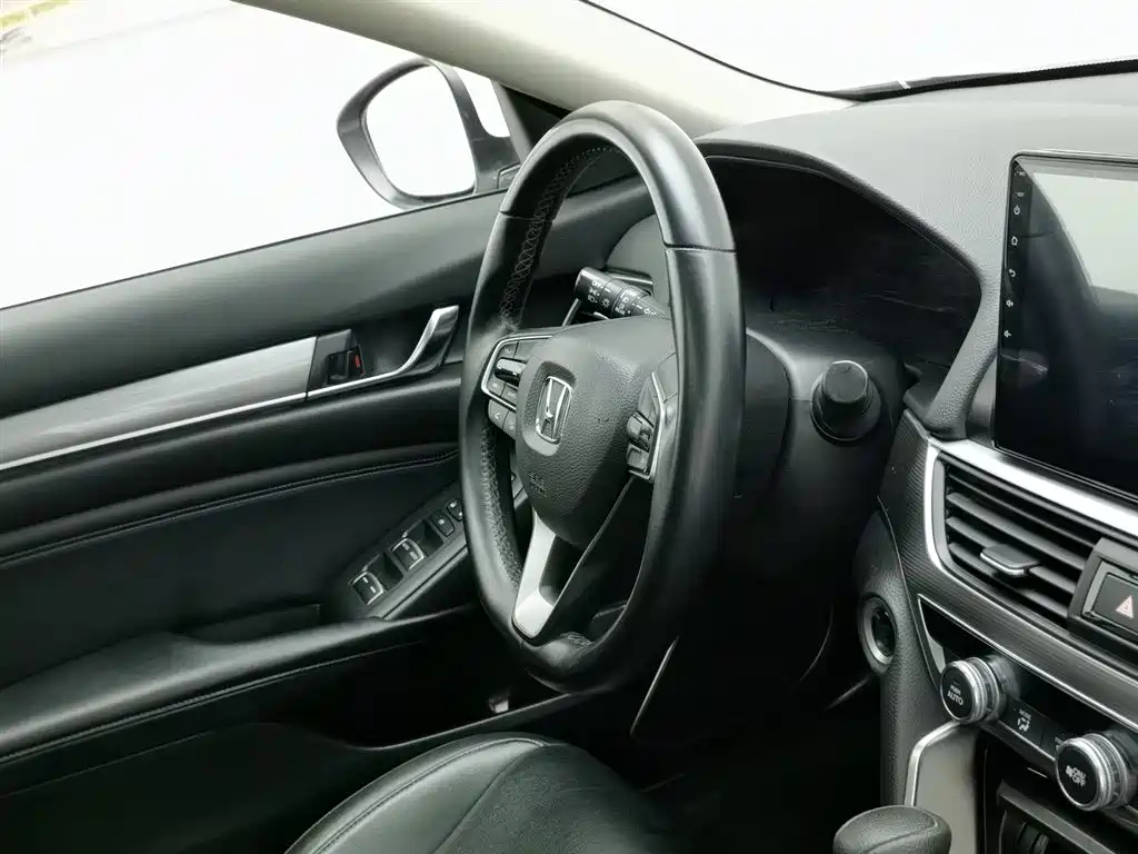 Honda Accord 2019 — фото 22