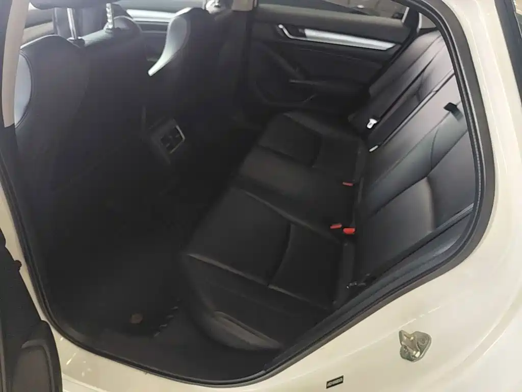 Honda Accord 2018 — фото 17